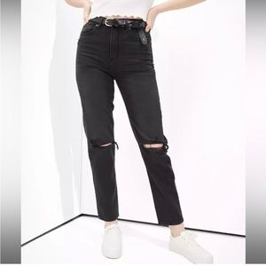 NWT American Eagle Ripped Mom Straight Jean